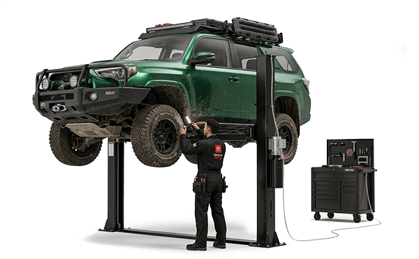 brakes making a noise Rugged-SUV-e-car-service-workshop-2